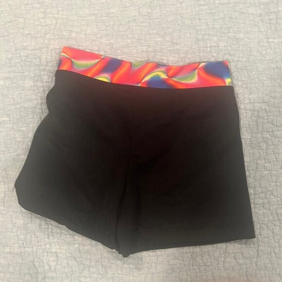 Girls Size M (8/10) Stretch Shorts - Picture 2 of 3